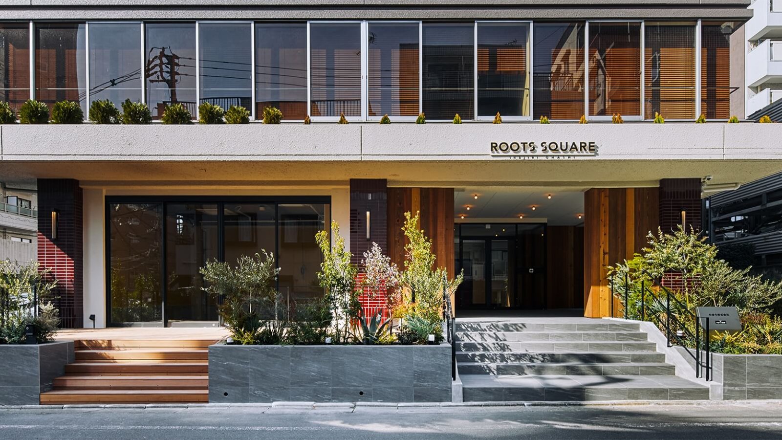 ROOTS SQUARE IKEJIRI OHASHI のエントランス